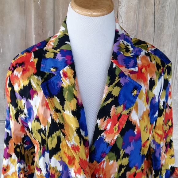 Bright Abstract Floral Blazer - Picture 3 of 8